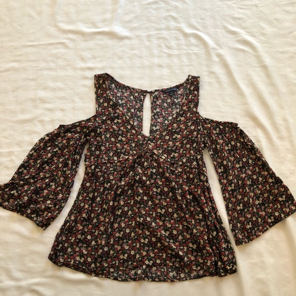 Floral cold shoulder top - Picture 6 of 6
